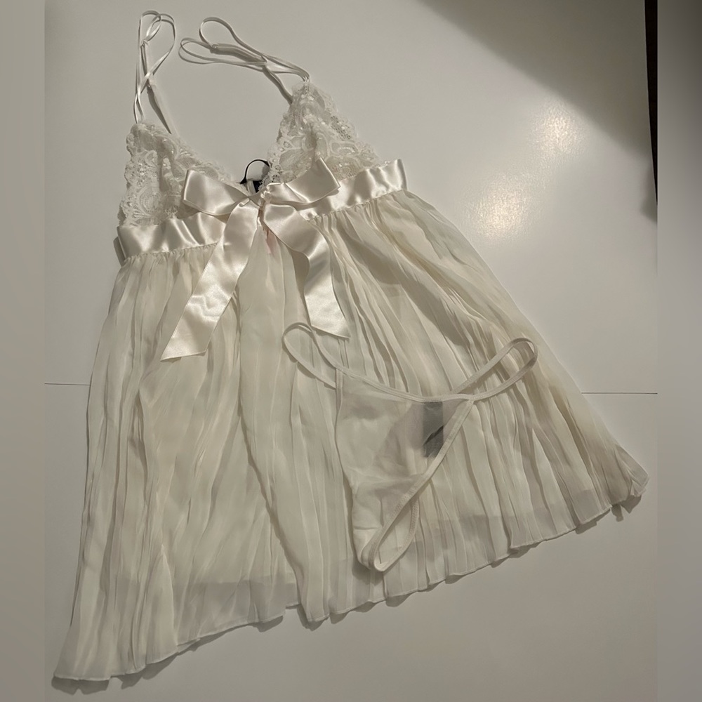 Brand New Victoria’s Secret Babydoll & Thong Set - Small